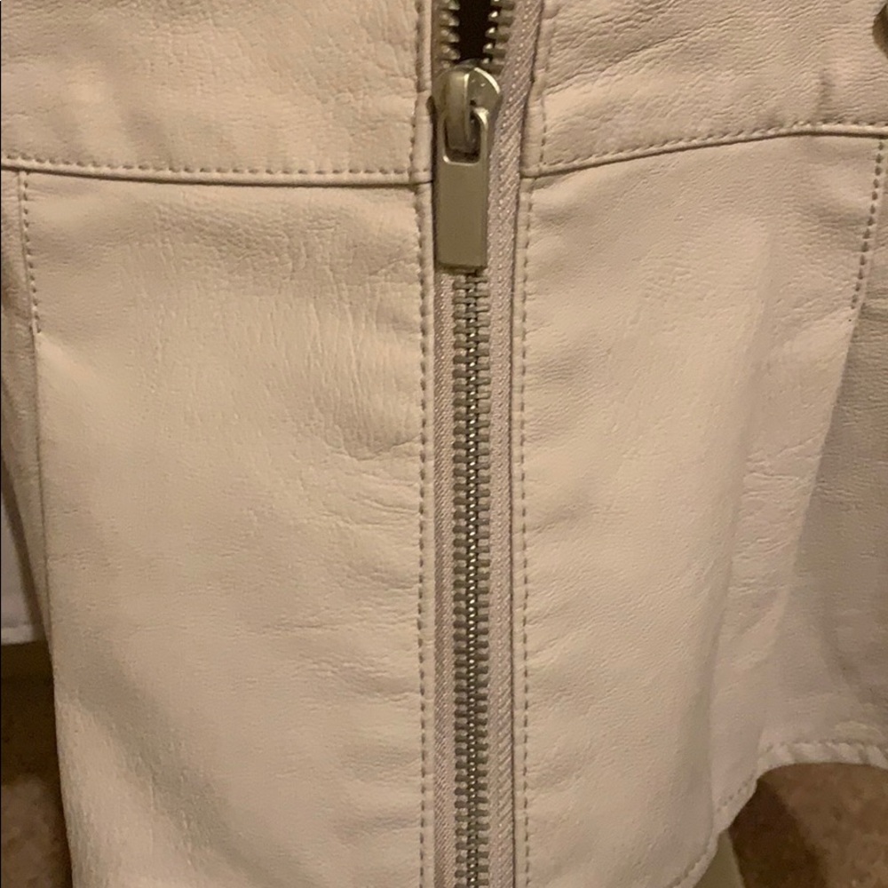 Jacket - Picture 3 of 3